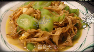 黄花菜烧丝瓜的做法步骤：7