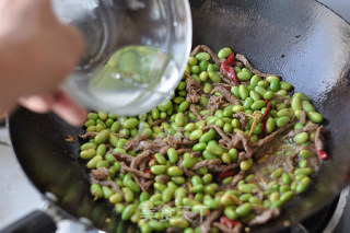 肉丝炒毛豆的做法步骤：8