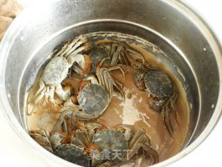 清蒸大闸蟹的做法步骤：1
