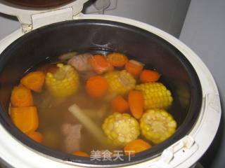 马蹄胡萝卜煲猪腱的做法步骤：7
