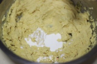 红薯变身“冰淇淋”内馅——地瓜泥蛋糕卷的做法步骤：4