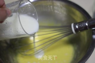 红薯变身“冰淇淋”内馅——地瓜泥蛋糕卷的做法步骤：7