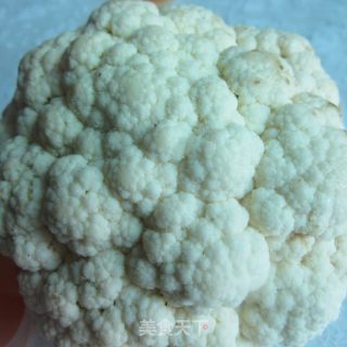 素炒菜花的做法步骤：1