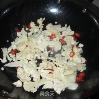 素炒菜花的做法步骤：4