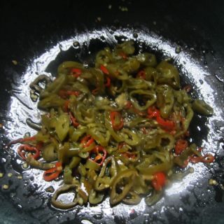 酸辣米虾面的做法步骤：5