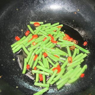 洋葱炒豆角的做法步骤：7
