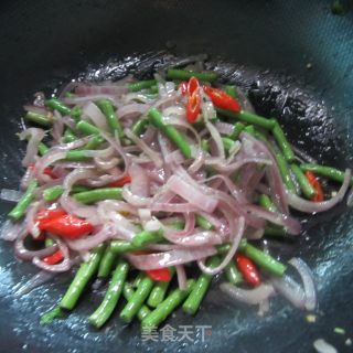 洋葱炒豆角的做法步骤：11