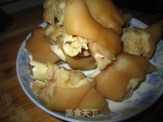 酱香黄豆焖猪手的做法步骤：1