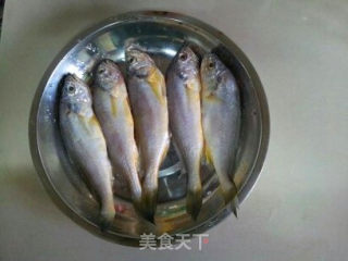 香煎梅鱼的做法步骤：1