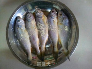 香煎梅鱼的做法步骤：2