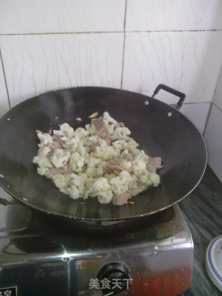猪肉炒花菜的做法步骤：6