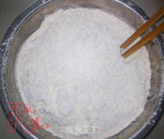 莲蓉蛋黄月饼的做法步骤：10