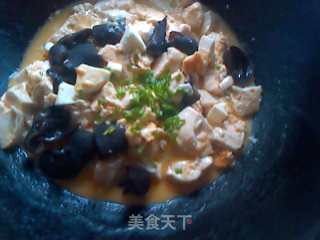 黑木耳咸蛋烧豆腐的做法步骤：4