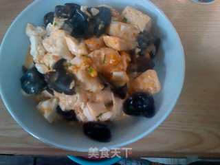 黑木耳咸蛋烧豆腐的做法步骤：5