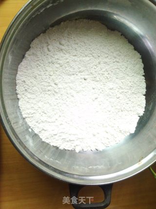 鲜香包子的做法步骤：1