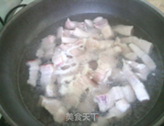 饭遭殃之------梅菜焖肉的做法步骤：3