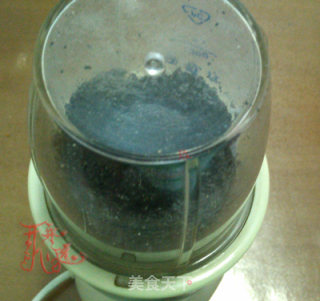 黑芝麻月饼-能看到芝麻粒的做法步骤：1
