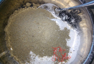 黑芝麻月饼-能看到芝麻粒的做法步骤：3
