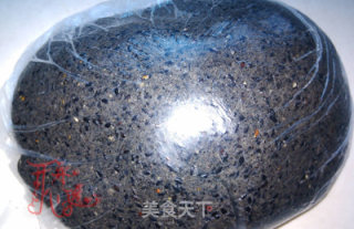 黑芝麻月饼-能看到芝麻粒的做法步骤：4