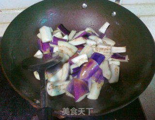 鱼干茄子煲的做法步骤：4