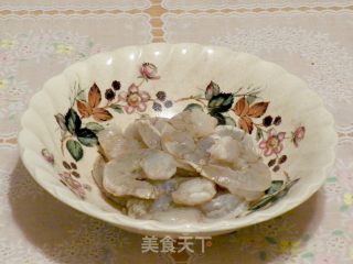 虾仁黄瓜的做法步骤：1
