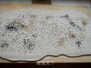 豆渣芝麻花卷的做法步骤：8