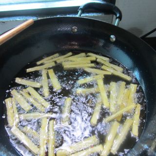 糖炒地瓜的做法步骤：3