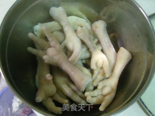 南乳焖鸡脚的做法