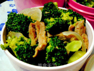 西兰花炒肉丝的做法步骤：13