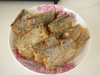 糖醋带鱼的做法步骤：4