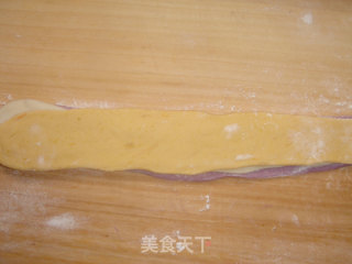 换着花样做馒头——【三色花卷】的做法步骤：9