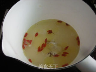 秋天滋补--枸杞人参鸡(一菜一汤)的做法步骤：2