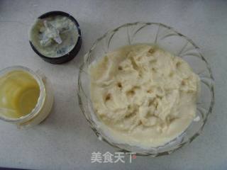 蛋黄莲蓉月饼的做法步骤：7