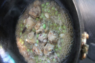 毛豆和鸡翅完美组合——毛豆炒鸡翅的做法步骤：7