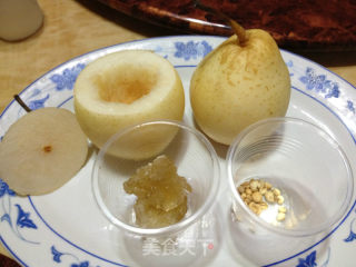 川贝蒸雪梨的做法步骤：1