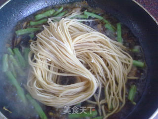 豆角焖面（附带自制面条的方法）的做法步骤：16