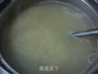 营养鸡蛋小米粥的做法步骤：2