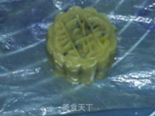 葡萄干果仁月饼的做法步骤：14