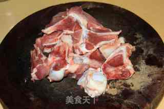 猪骨炖莲藕汤的做法步骤：2