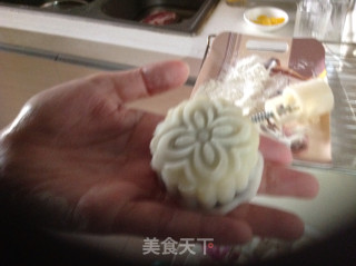 双节同庆----冰皮月饼的做法步骤：11