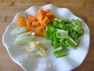 【怡汝私房家常快手小炒】米饭杀手之---泡椒藕丁的做法步骤：3