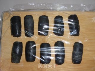 竹炭蛋黄酥的做法步骤：12