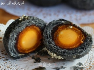 竹炭蛋黄酥的做法步骤：21