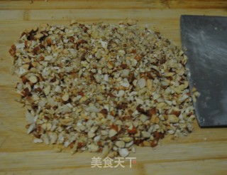 酥皮五仁月饼的做法步骤：2