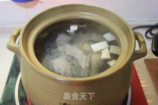 秋天滋补靓汤——淮杞海参水鸭汤的做法步骤：5