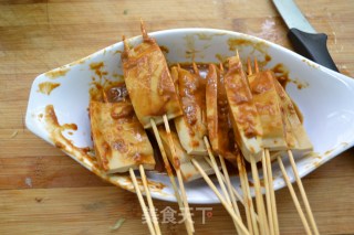 【五香烤豆干串串】的做法步骤：5