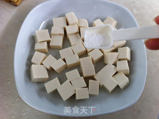 豆瓣酱蒸豆腐五花肉的做法步骤：5