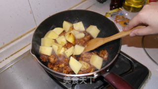 土豆烧排骨的做法步骤：7