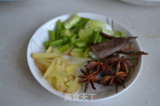 五花肉炖土豆的做法步骤：4