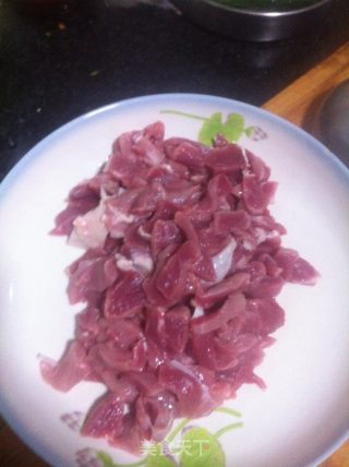双葱炒羊肉的做法步骤：1